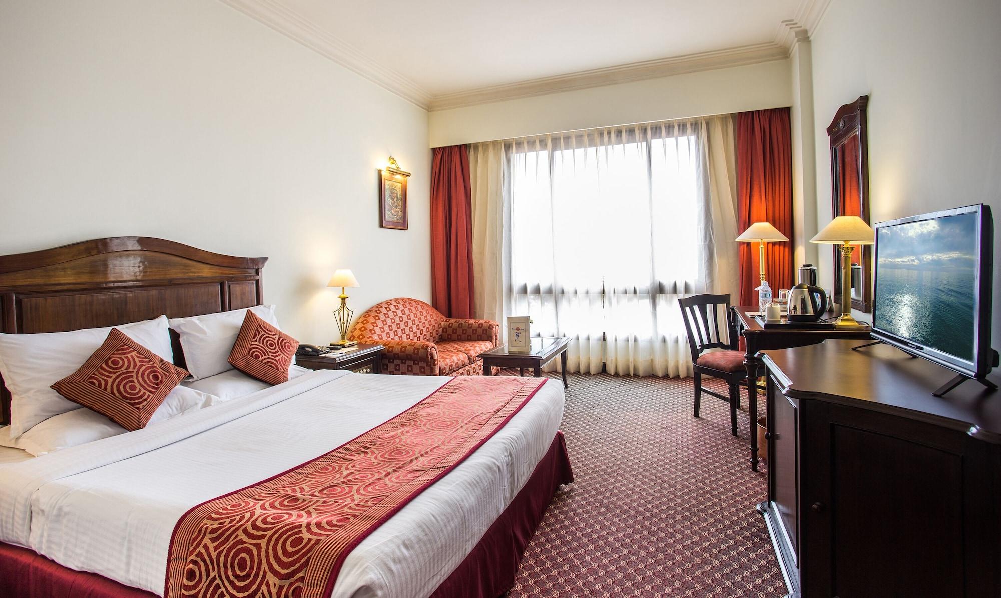 Grand Hotel Катманду Экстерьер фото