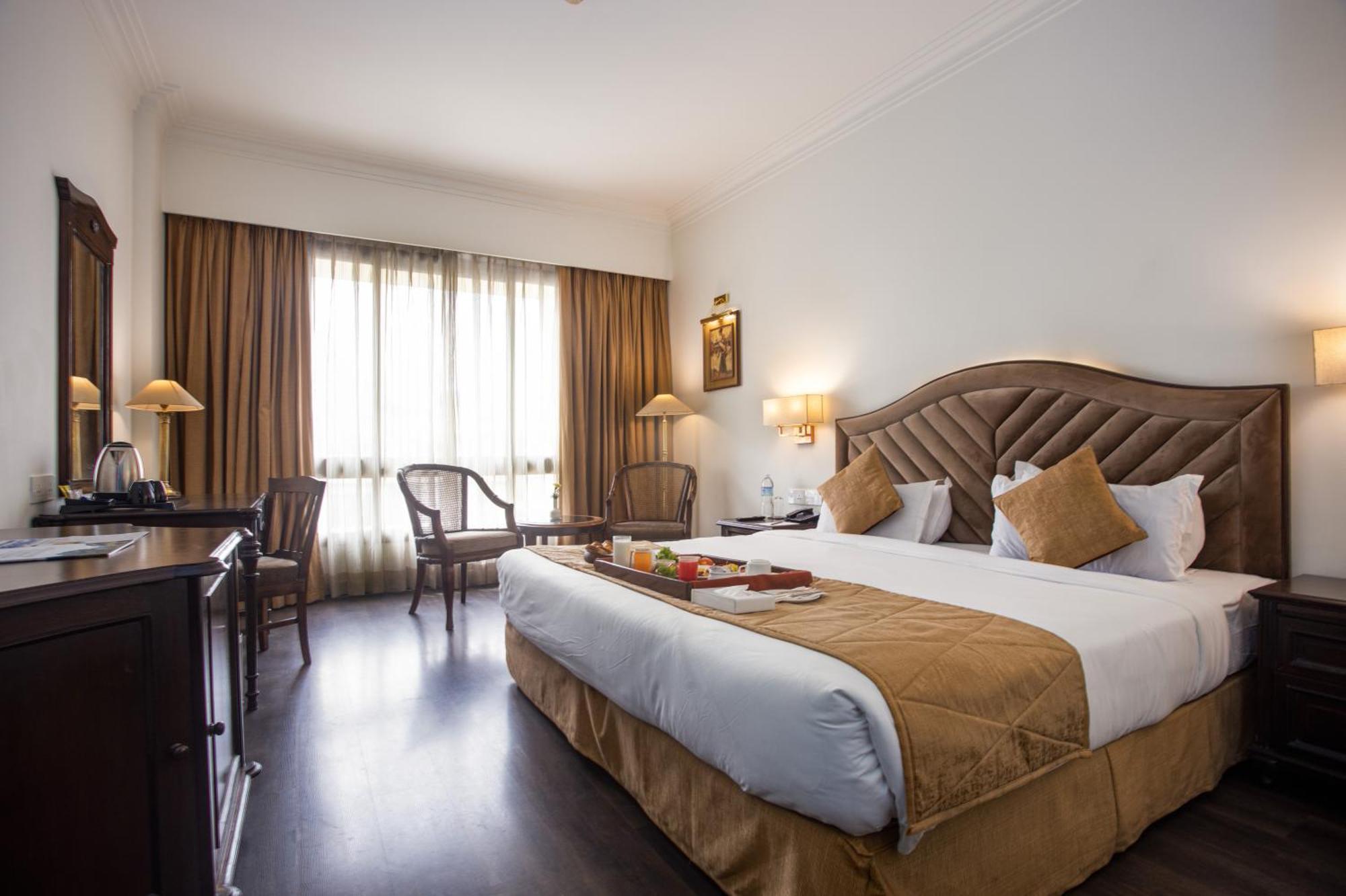 Grand Hotel Катманду Экстерьер фото