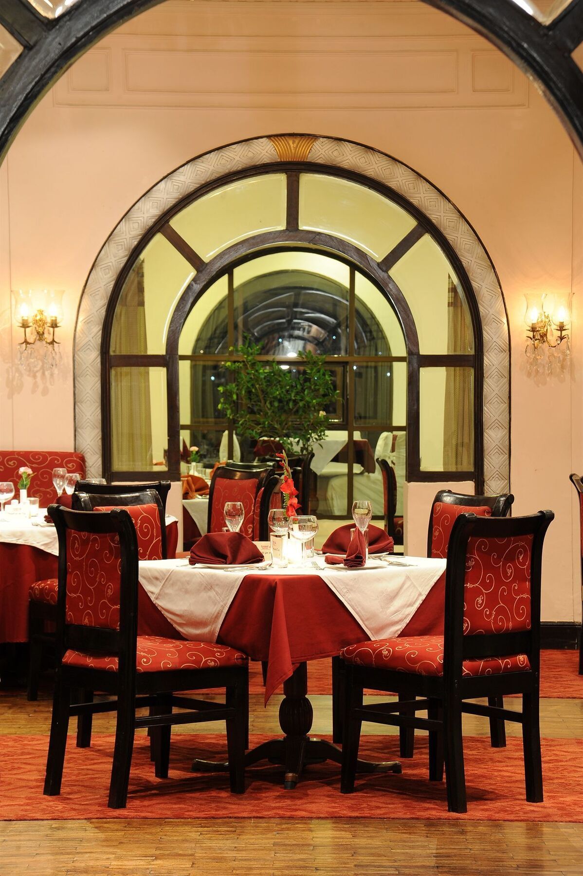 Grand Hotel Катманду Экстерьер фото